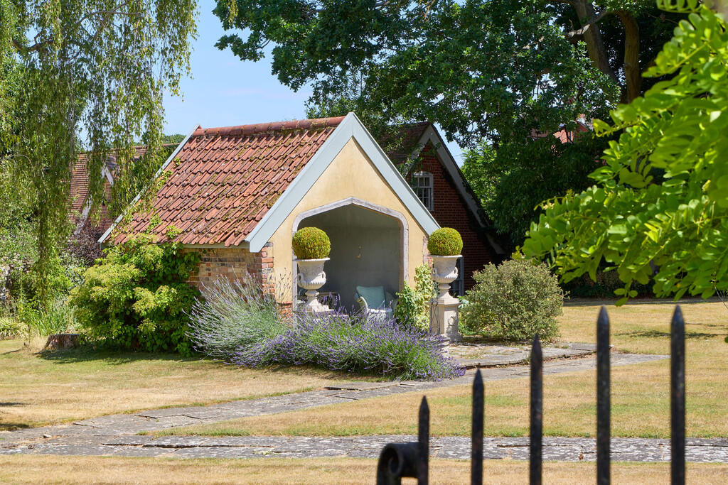 Moulton Hall 0907...