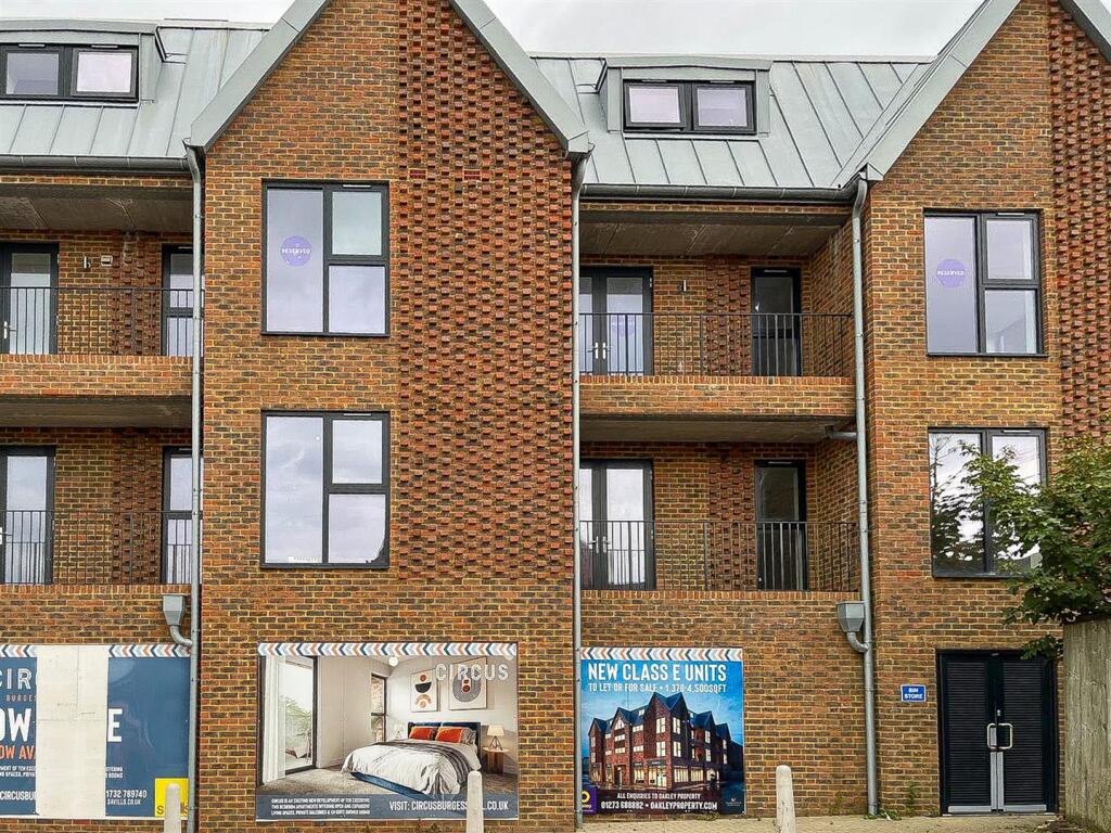 7 Crescent side view.jpg