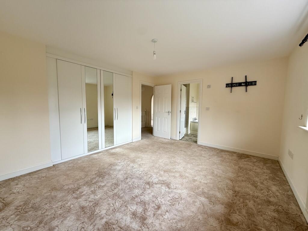 Master bedroom 2.jpeg