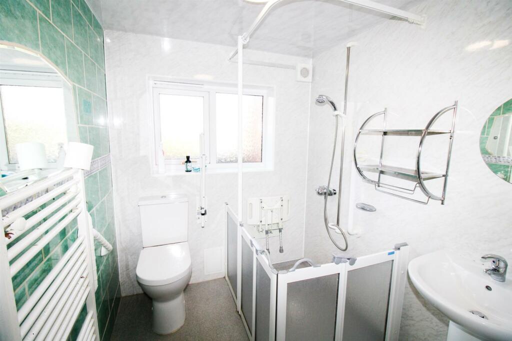 SHOWER ROOM (2)-2.jpg