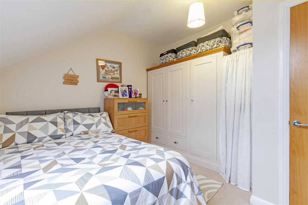 Bedroom 2-2.jpg