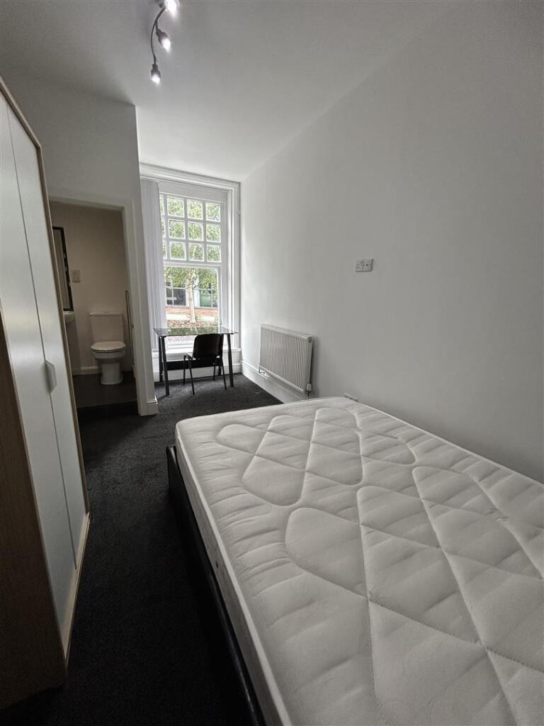 Room 3, Flat 1