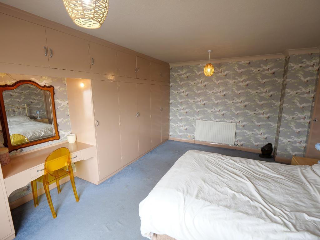 Master Bedroom Dual Aspect