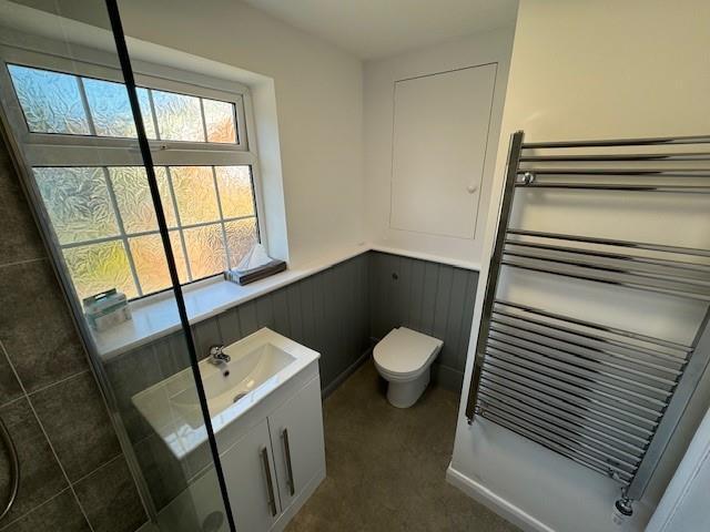 shower room 1.jpg