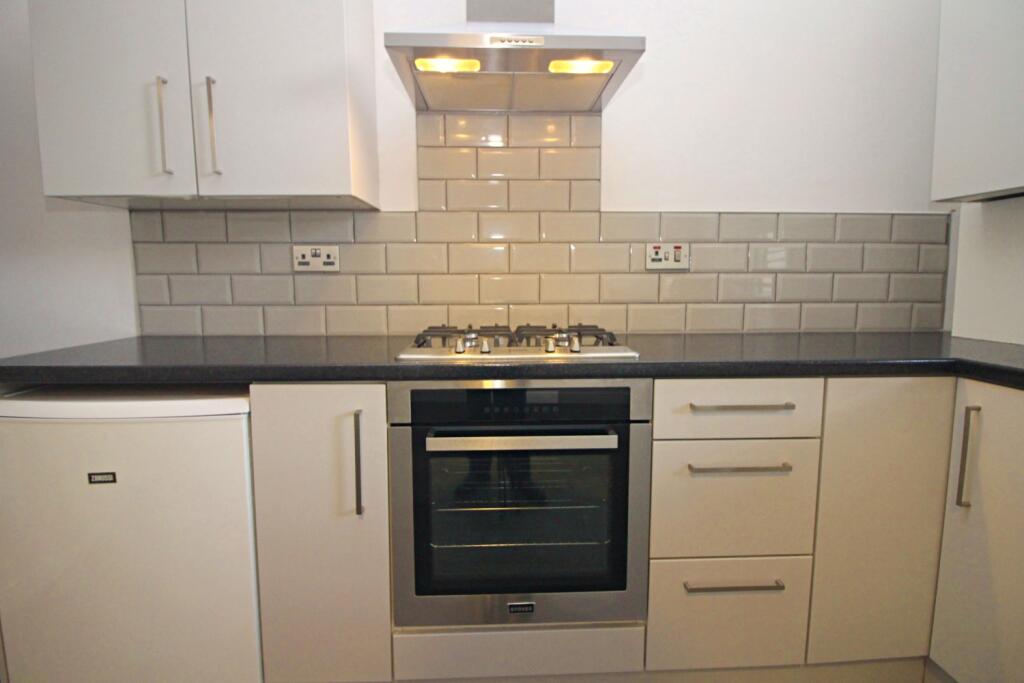 Integral oven hob &amp; hood