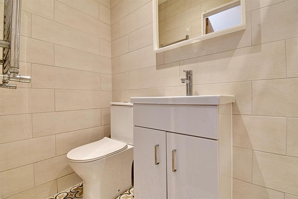 Ensuite 2_1.jpg