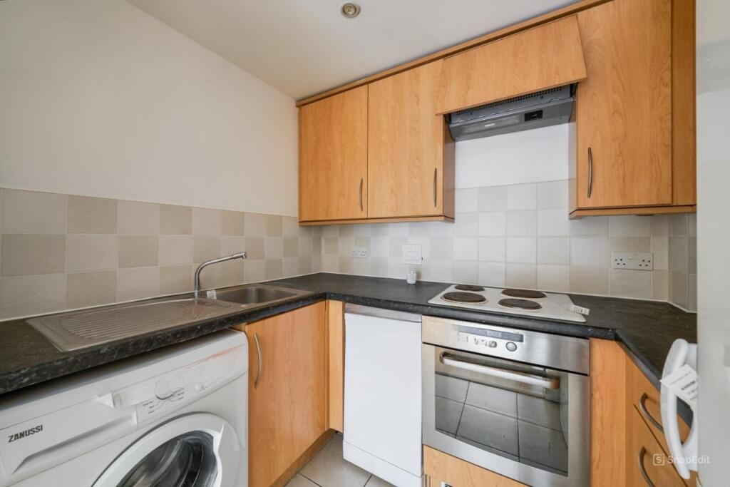 136 Berberis House, High Street, Feltham TW13 4GR