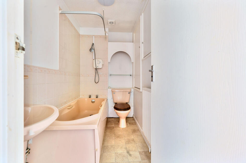 1298082-7-682c849...