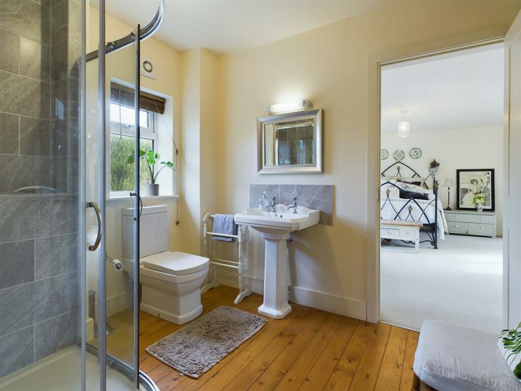 Jack &amp; Jill En-Suite