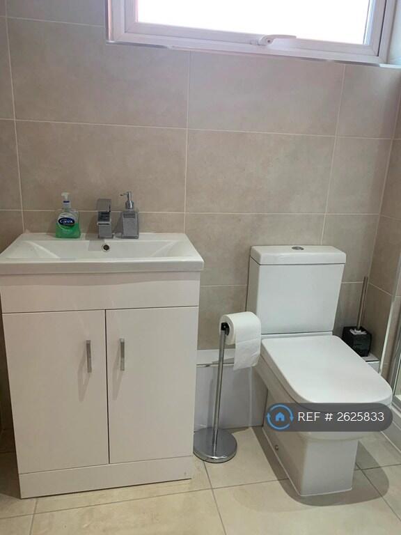 Ensuite For Double Bedroom 1