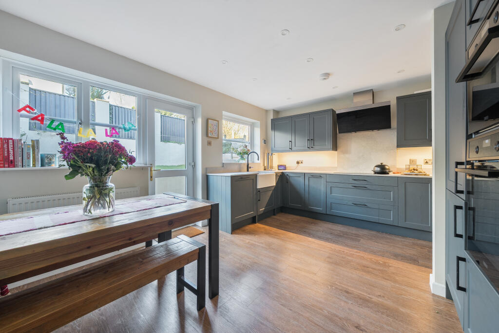 1383688-4-691df728ea863