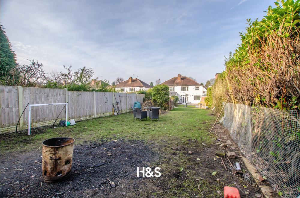 100 cropthorne road - rear garden..jpg