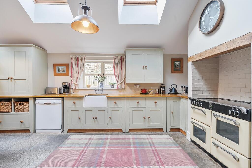Kitchen / Breakfast Room