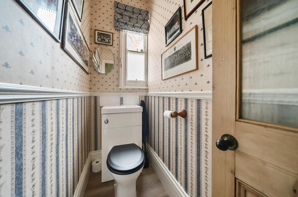 52 Hillmorton Road, Rugby