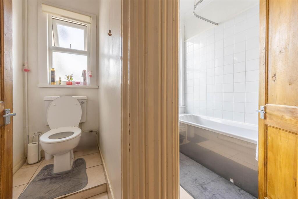 W/C &amp; Bathroom