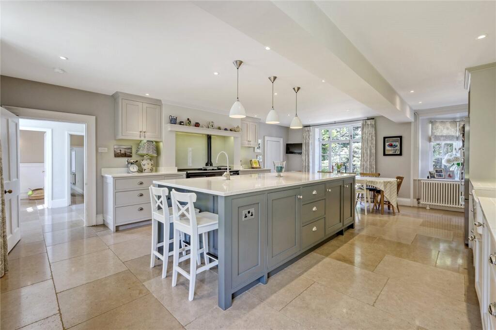 Kitchen/Breakfast Rm