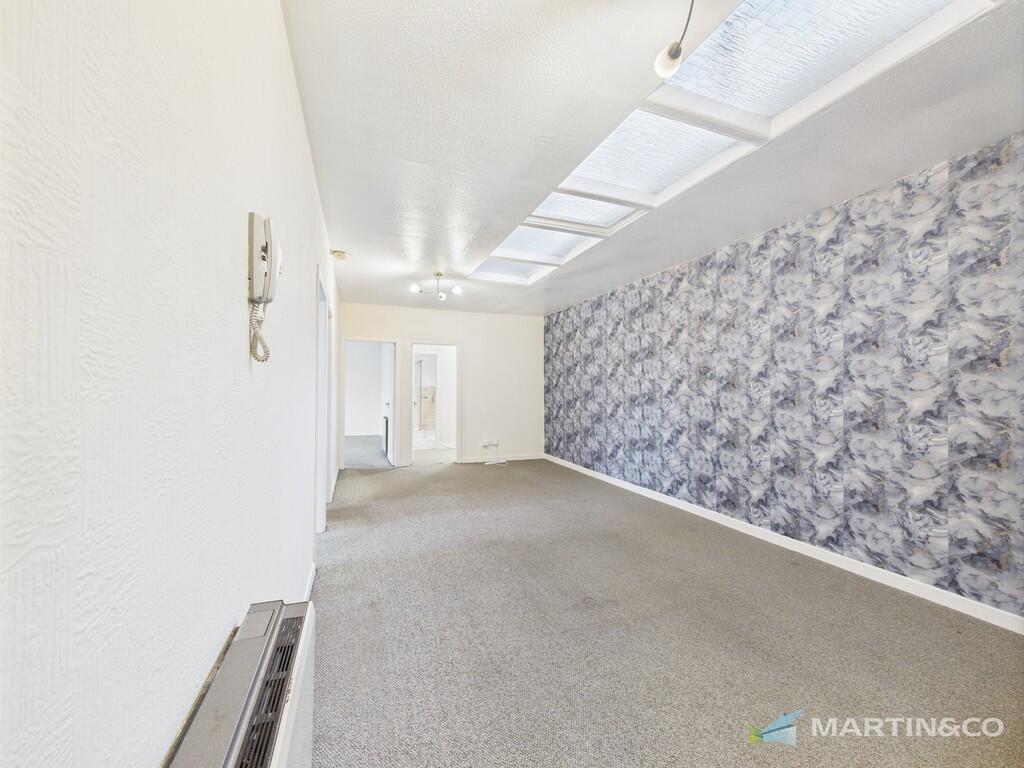 CAM02318G0-PR0489...