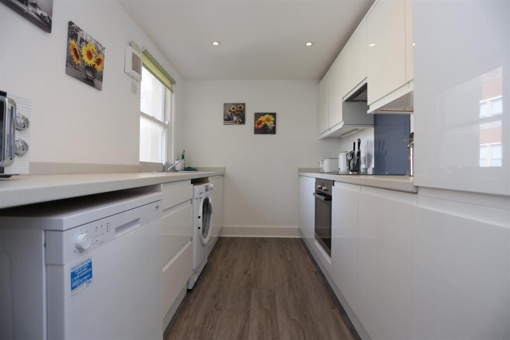 16b Dukes Lane (14).JPG