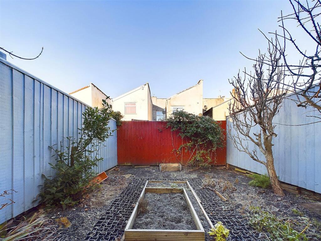 16 - Three Bed Terrace Franklyn Street.jpg