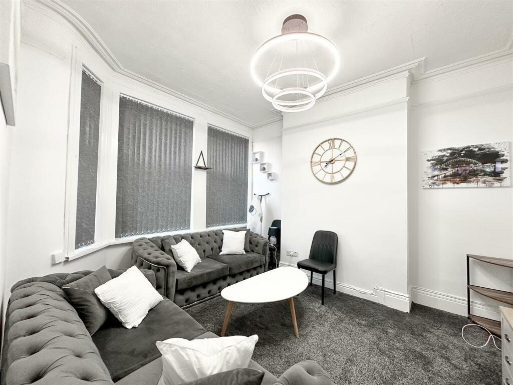 Staycasa Accommodation Manchester Carrill  2024AUG