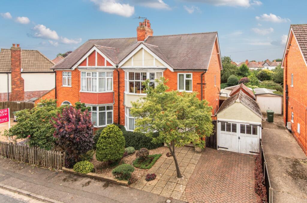 1329445-3-687fc58f992cc-ARWc