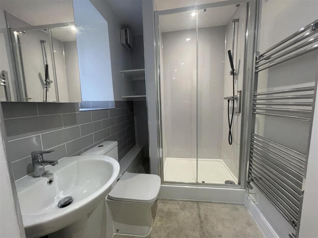 Shower room.jpg