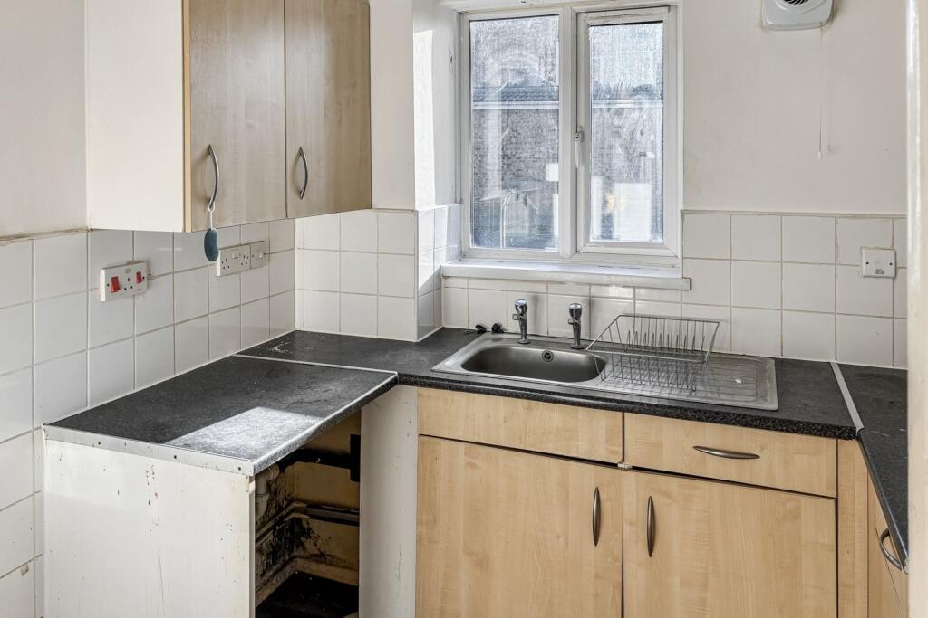 135 Chestnut Road, Vange, Basildon, Essex, SS16 4TD