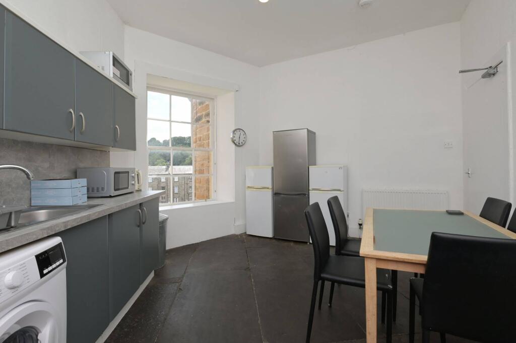 MFL2243251_725.jpg