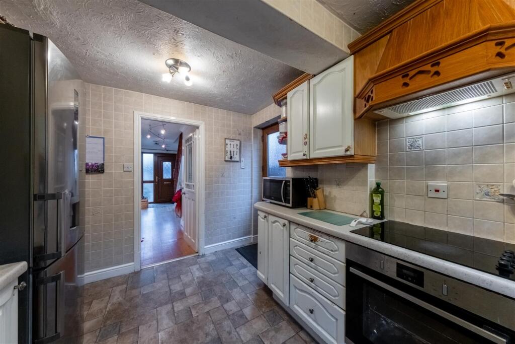 57 Oathills Drive-005.jpg