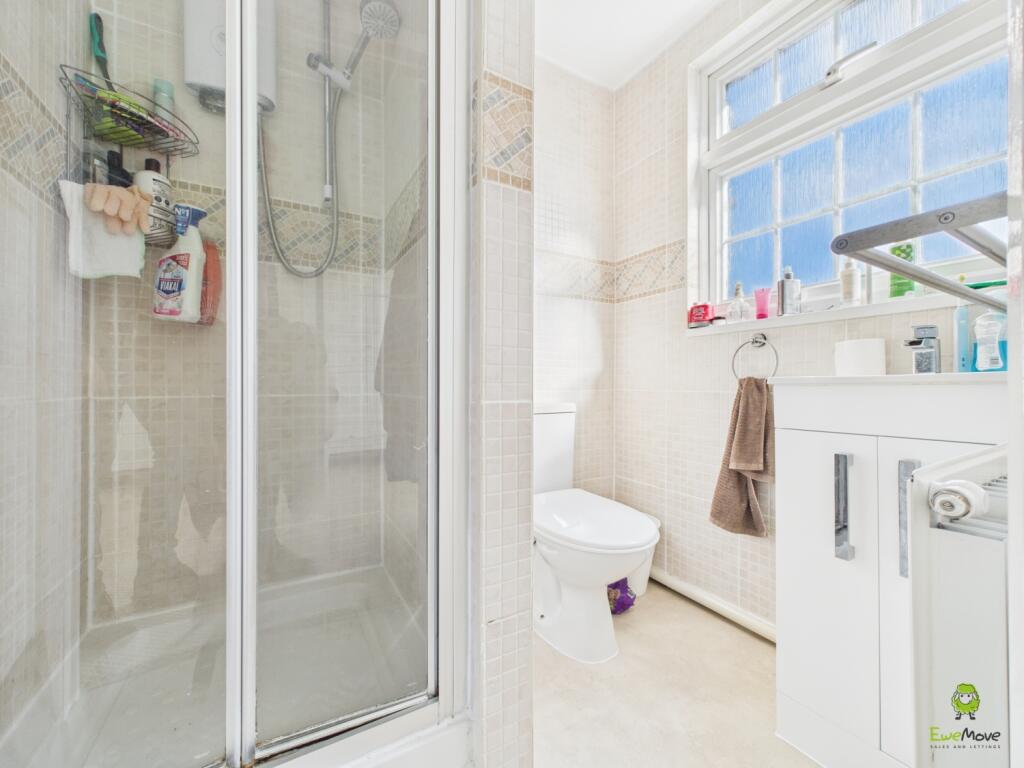 CAM03779G0-PR0301-STILL003