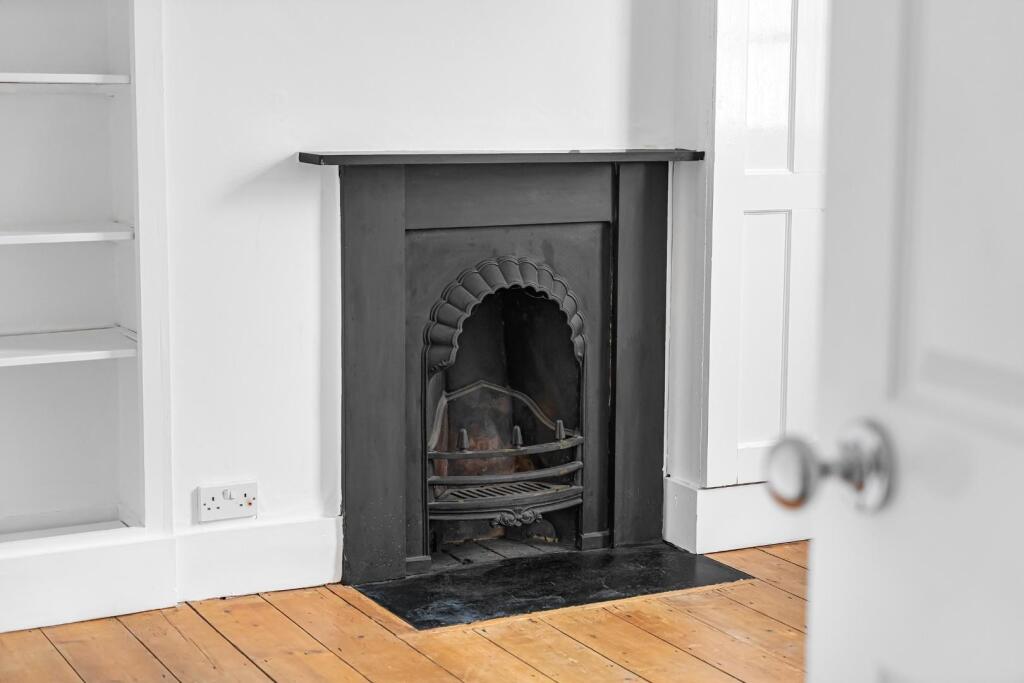 VICTORIAN DETAIL.jpg