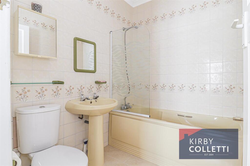 EN SUITE TO BEDROOM TWO