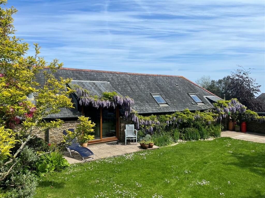 Manor Court, Stoke Fleming