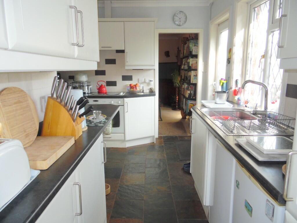 KITCHEN/BREAKFAST RM