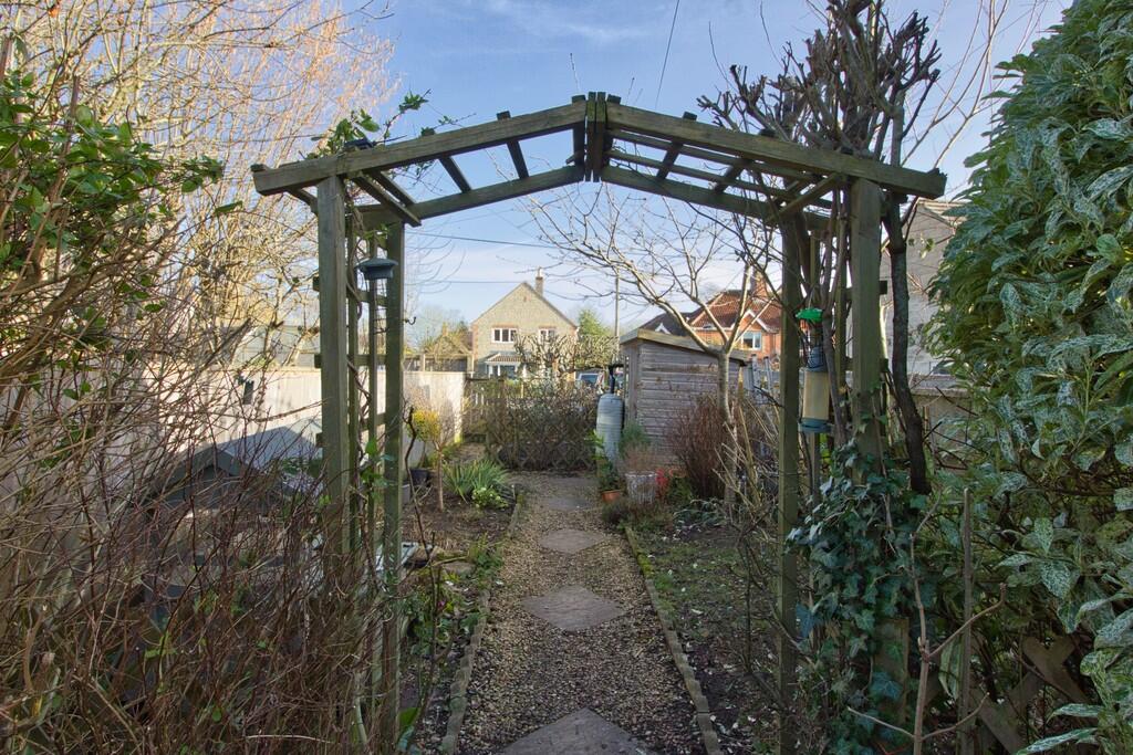 86 corsham rd12