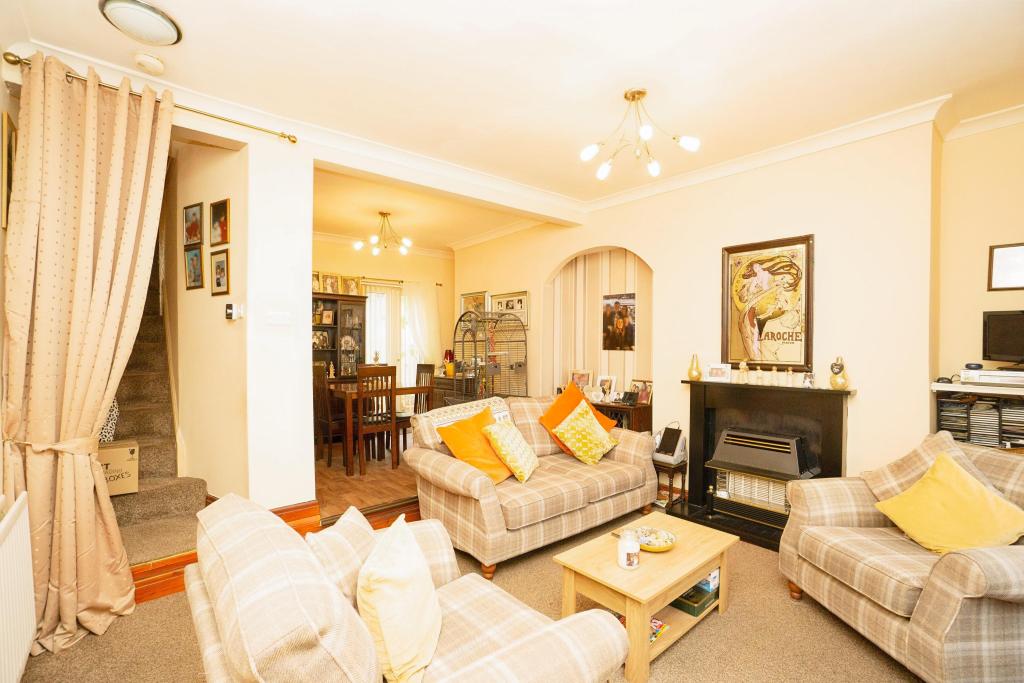 Lounge/Dining Room