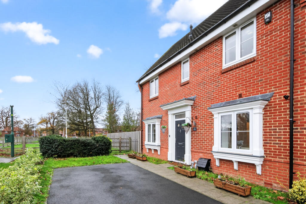 1equestraincourtlarge2