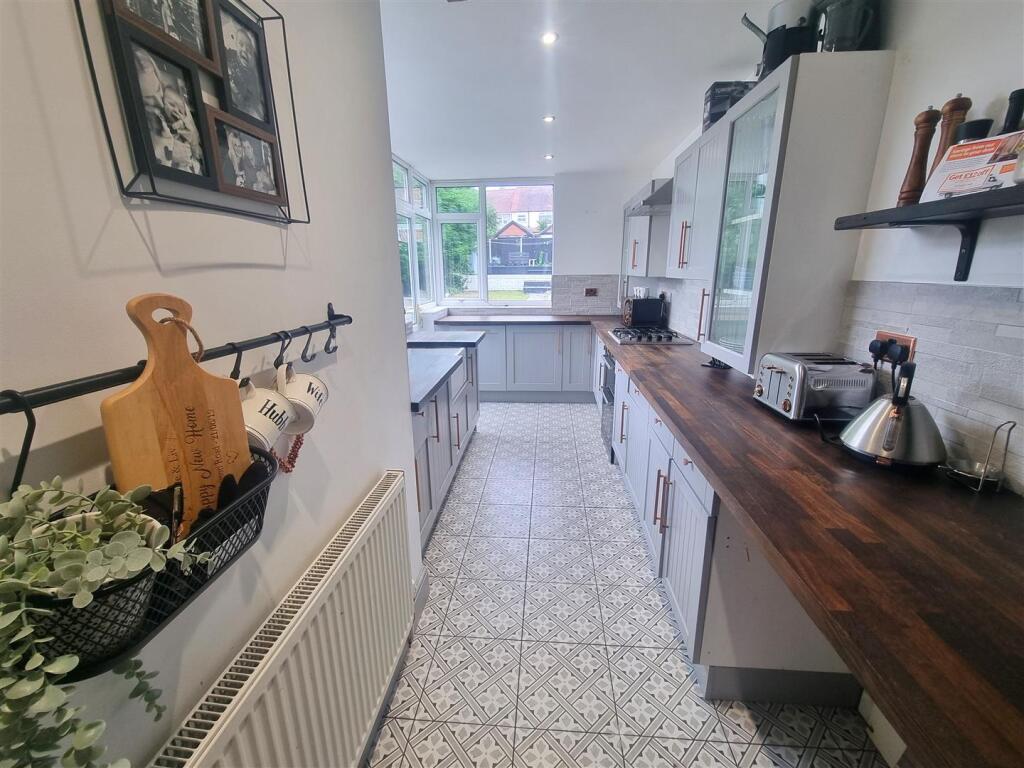 Extended Breakfast Kitchen