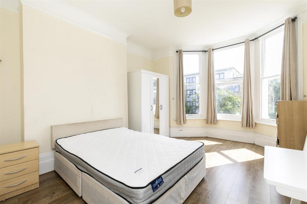 Flat B, 481 Caledonian Road -7.jpg