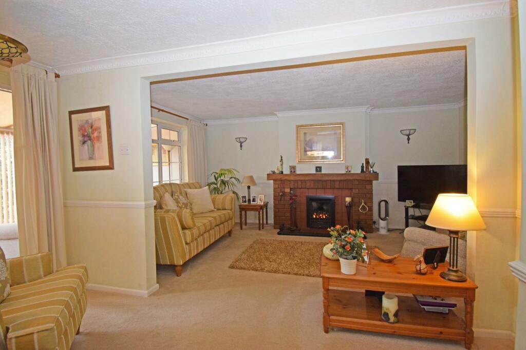 1 Barnsley Road, living d.jpg