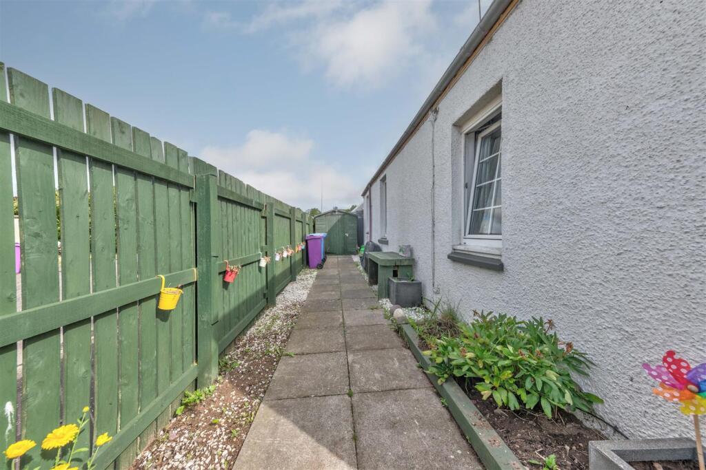 7 James Street Carnoustie-15.JPG