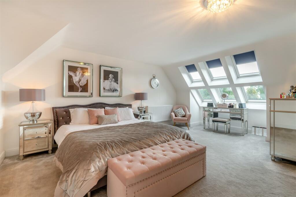 8611011-interior01.jpg