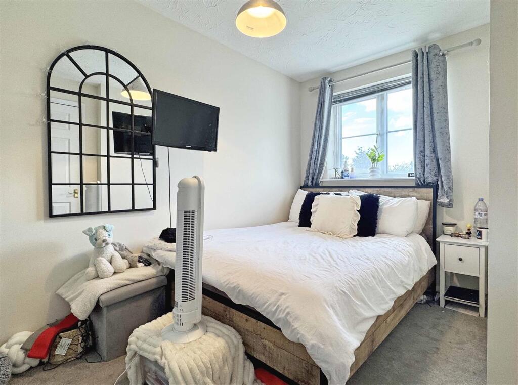 Bedroom 2.jpg