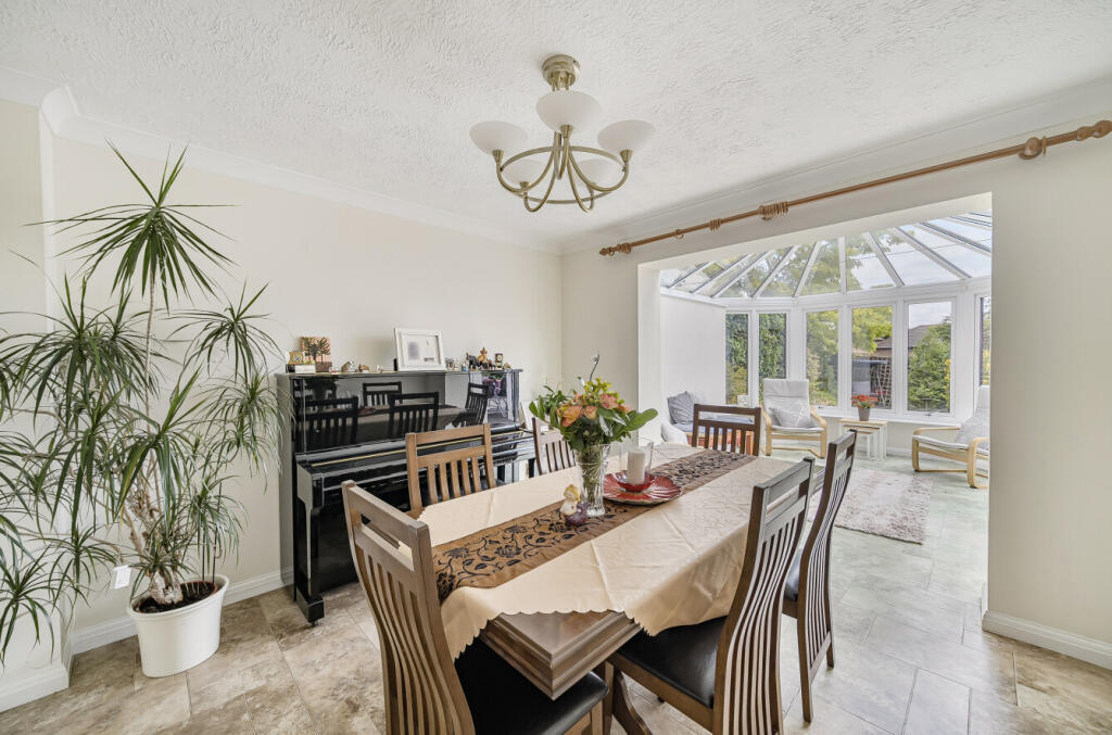 1315362-4-685c033...