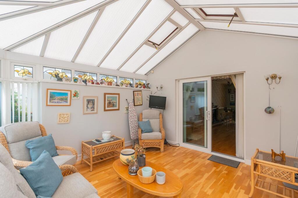 8H3RBD - Conservatory A.jpg