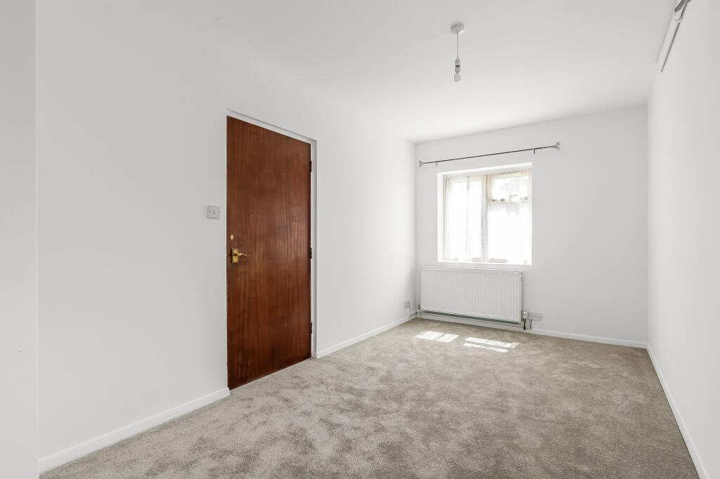 31-Pollards-Oak-Road-19