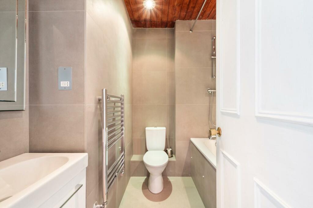 BATHROOM 1.jpg
