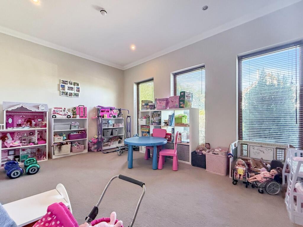 Playroom/Bedroom