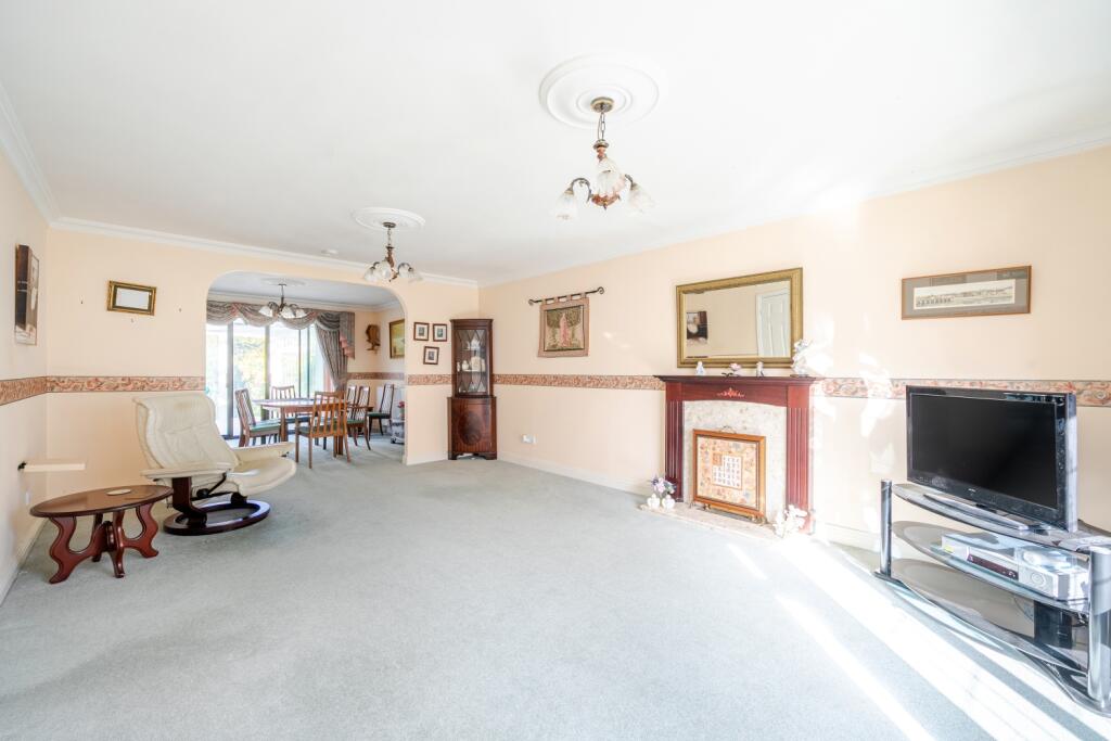 1370034-16-68fb7f3cd6196