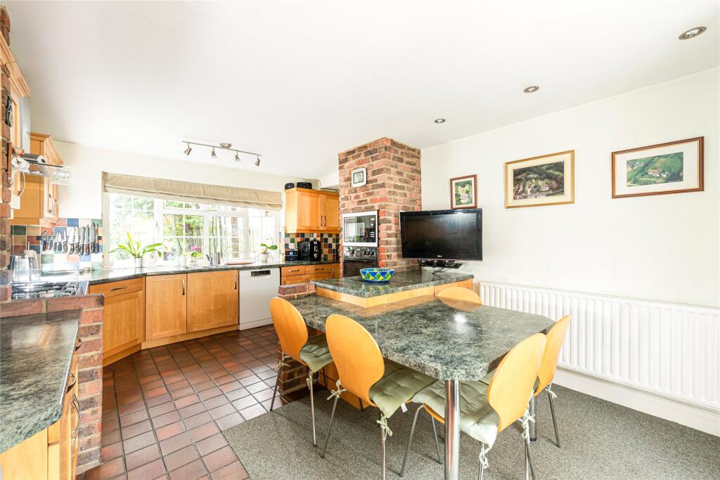 Kitchen/Breakfast Rm